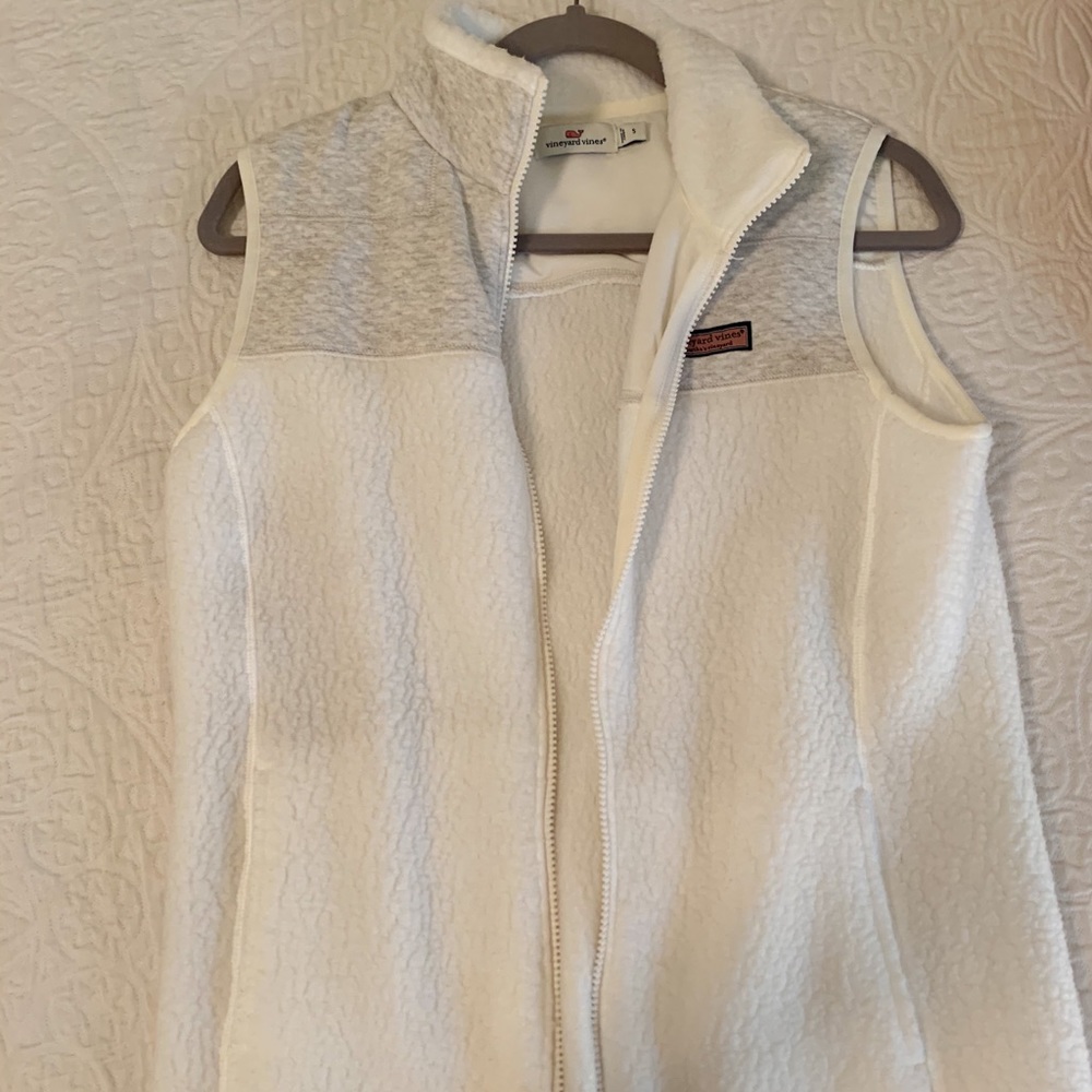 Vineyard Vines white/grey vest! Never worn